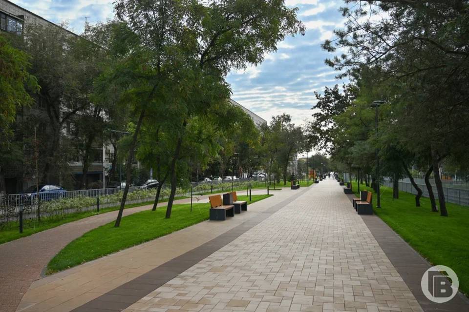 На проспекте Металлургов в Волгограде открыли обновленную парковую зону