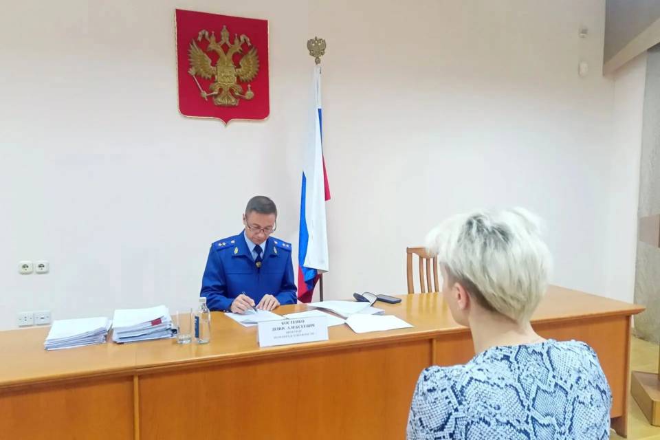 25 заявителей обратились на прием к прокурору Волгоградской области