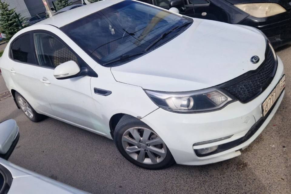 Волгоградка погасила долг, чтобы сохранить автомобиль с красивым номером