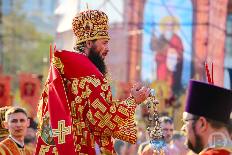 Волгоградский митрополит почтил память близких на малой родине
