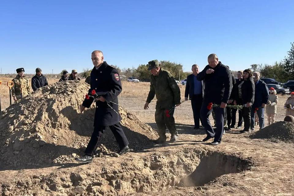Под Волгоградом захоронили останки 12 защитников Сталинграда