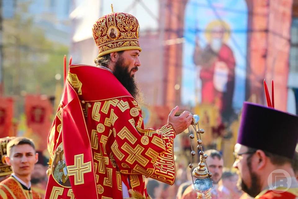 Двух волгоградских священнослужителей наградил Путин