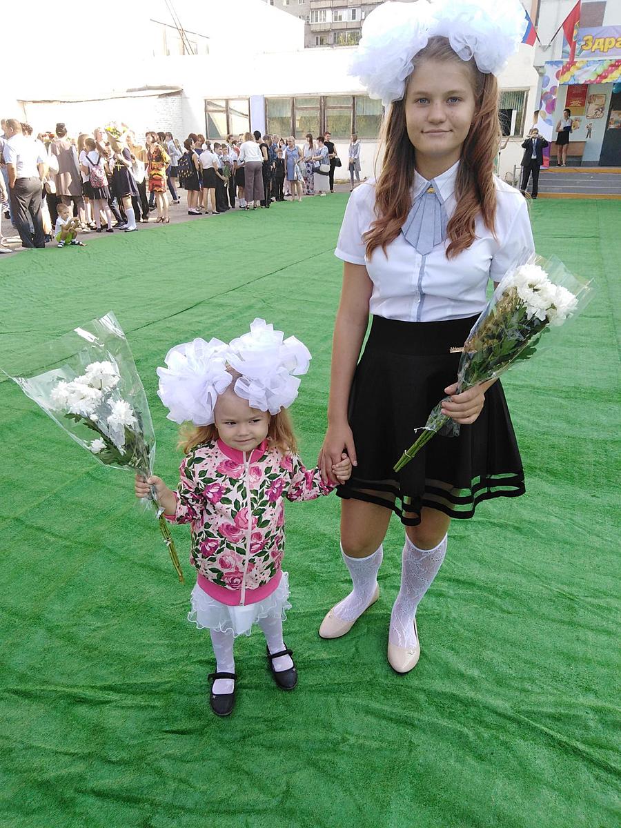 Виктория и Виолетта Кутянковы 12л и 3 г