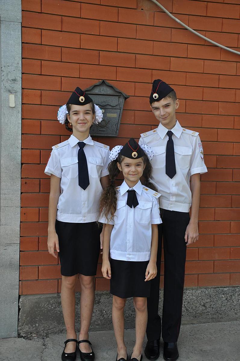 Милана 6 лет с братом Максимом и сестрой Мариной