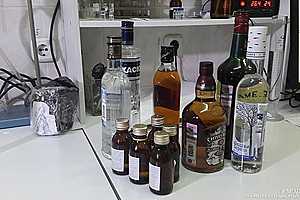 На юге Волгограда обнаружили большой склад с «фанфуриками», контрафактным алкоголем и сигаретами