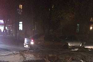 Привет от «Гриши»: в Волгограде упавшее от урагана дерево перегородило дорогу