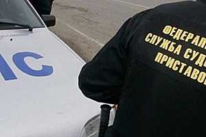 За день волгоградские приставы арестовали 9 автомобилей должников