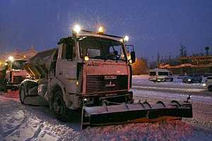 Дорожники Волгограда за ночь вывезли 700 кубометров снега