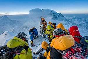 На Эвересте установлен новый рекорд