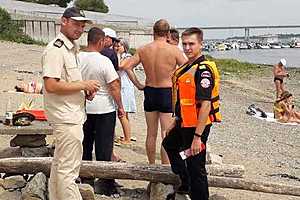 В Волгограде спасатели провели рейд по несанкционированным пляжам