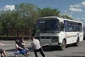 "Угнать за 60 секунд": на набережной Волгограда силачи протащат 25-тонный автобус с пассажирами