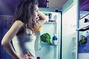 Медики посоветовали продукты, которые стоит есть на ночь, чтобы похудеть