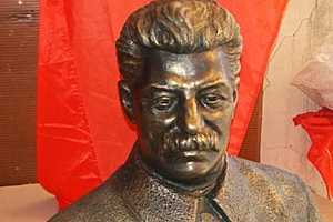 Скандал вокруг установки бюста Сталина в Волгограде эксперты назвали хайпом