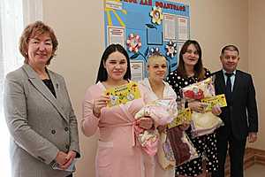 1246 рожениц в Волгоградской области получили подарки для малышей