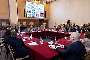 Фото: Ворошиловский торговый центр